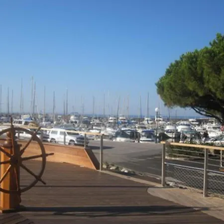 Apartment Avenue Beau Rivage - 2 Carqueiranne